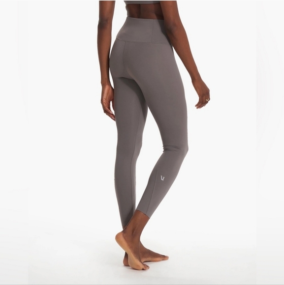 Vuori Pants - Nwt! Vuori evolve legging in smoke